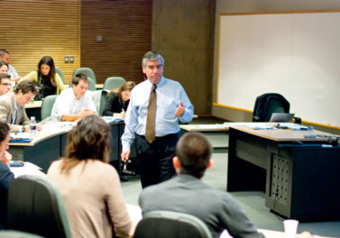 Profesores de la Escuela de Administración son destacados por sus alumnos