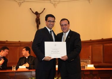 Profesor Jaime Casassus recibe premio a mejor investigación presentada en ECOMFIN2016