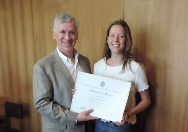 Alumnos reciben premios Matrícula de honor y Diego Schmidt-Hebbel