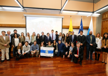 Alumnos de Ingeniería Comercial fueron reconocidos por el rector de la universidad