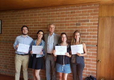 Alumnos reciben premios Matrícula de Honor y Premio Diego Schmidt-Hebbel